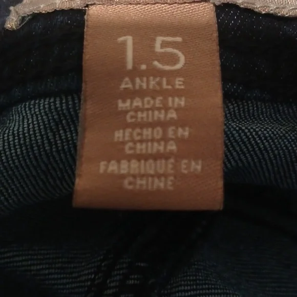 Chico's Dark Blue Ankle Jeans 1.5 US SIZE 10 OR MEDIUM - Picture 8 of 11